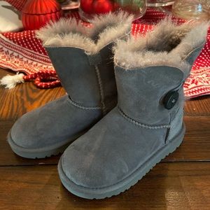 Kids Bailey one button Ugg’s
